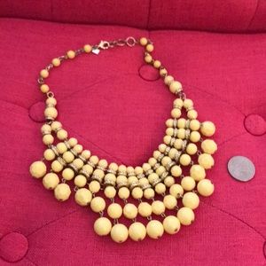 Light yellow statement necklace 💛💛